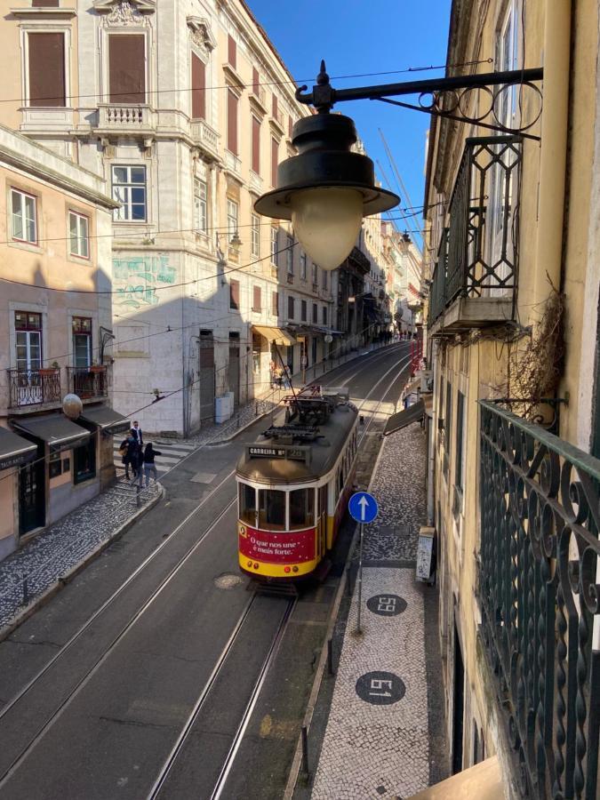 Com•bro * Lisboa